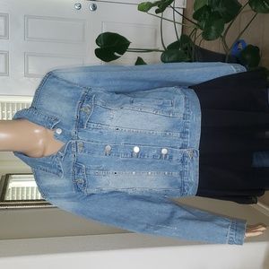 Ashley Vintage Charm L grommetted denim jacket light wash